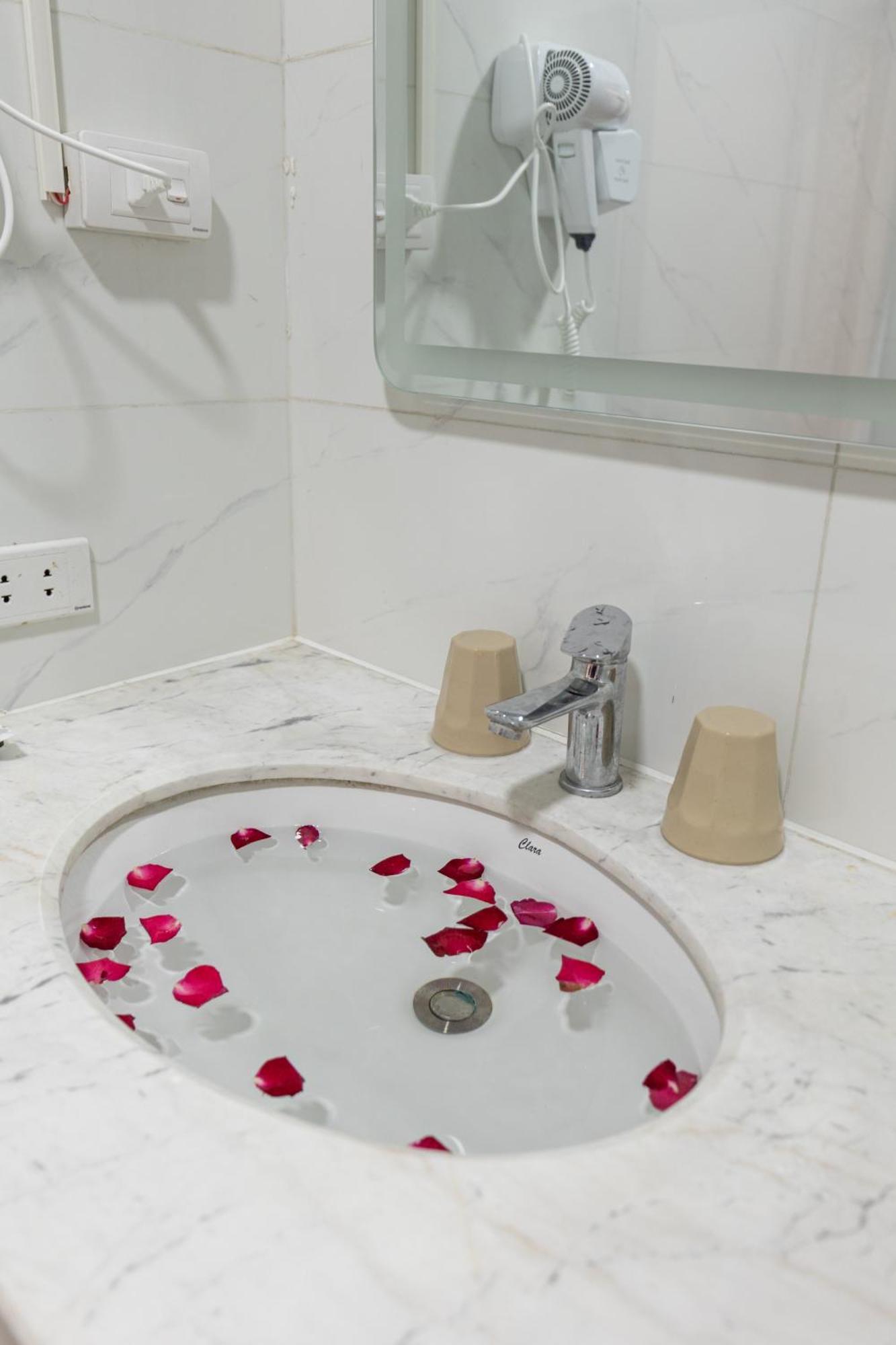 Hoang Gia Hotel Dong Anh 외부 사진